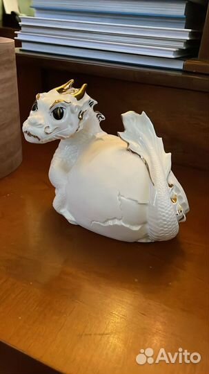 Дракон фарфоровый V porcelain с золотом