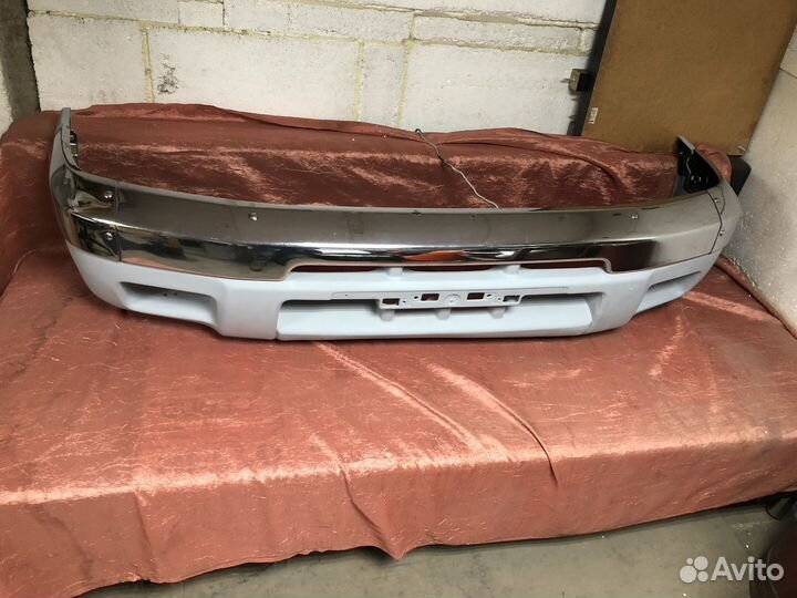 Продам бампер передний Nissan Datsun