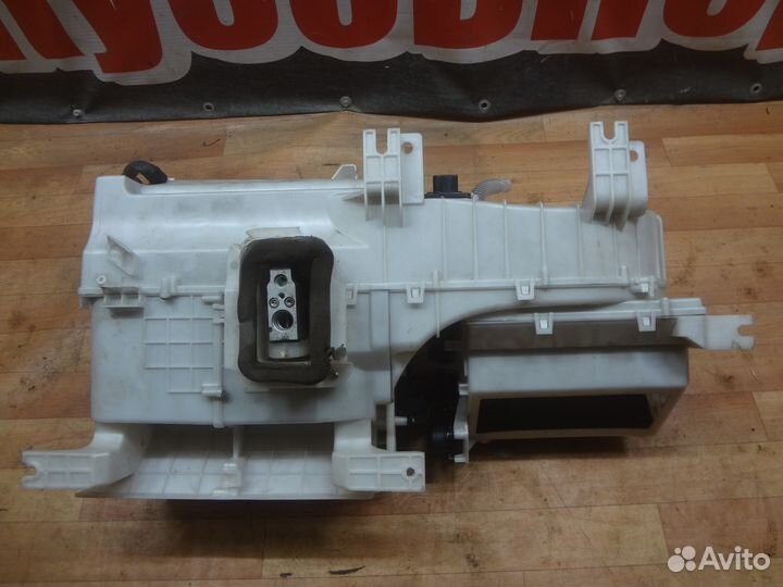 Mitsubishi Outlander XL 2006-2012;ASX 2010.Корпус