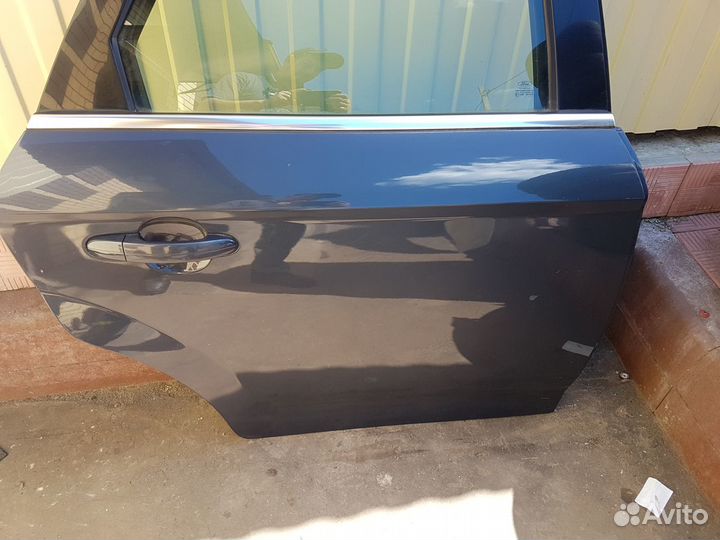 Задняя правая дверь на форд мондео 4