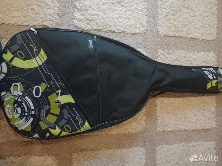 Акустическая гитара