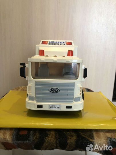 Машина скорой помощи Max