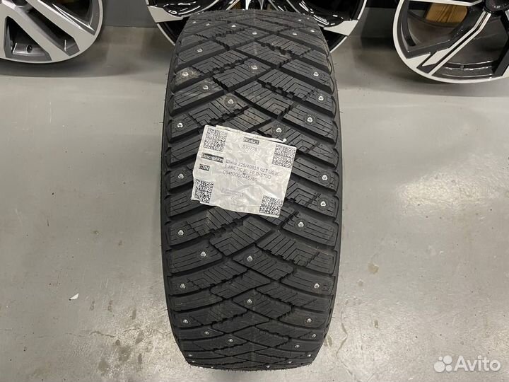 Goodyear Ultragrip Ice Arctic 245/65 R17 111T