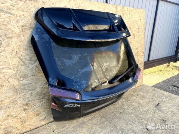 Toyota C-HR крышка багажника 2019-2023