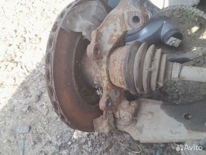 Кулак поворотный левый, Опель Корса D