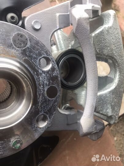 Кулак поворотный в сборе на VW tiguan 1.4