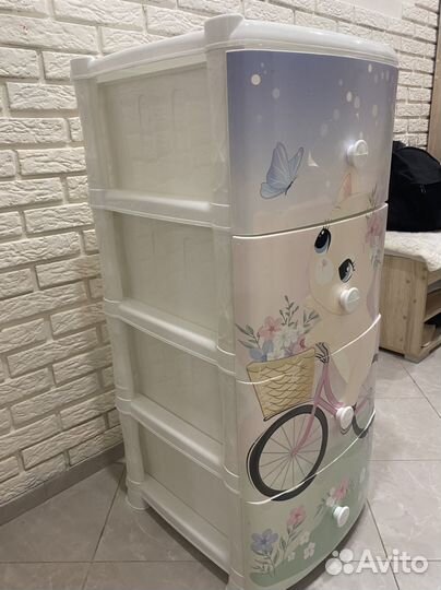 Комод 4-х секционный с декором 