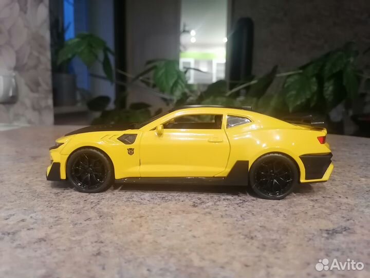 Модель Chevrolet Camaro 1:24 металлическая