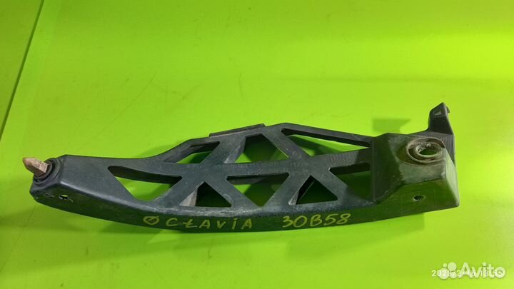 Кронштейн заднего бампера для Skoda Octavia А5