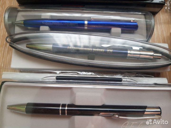 Ручки в футлярах