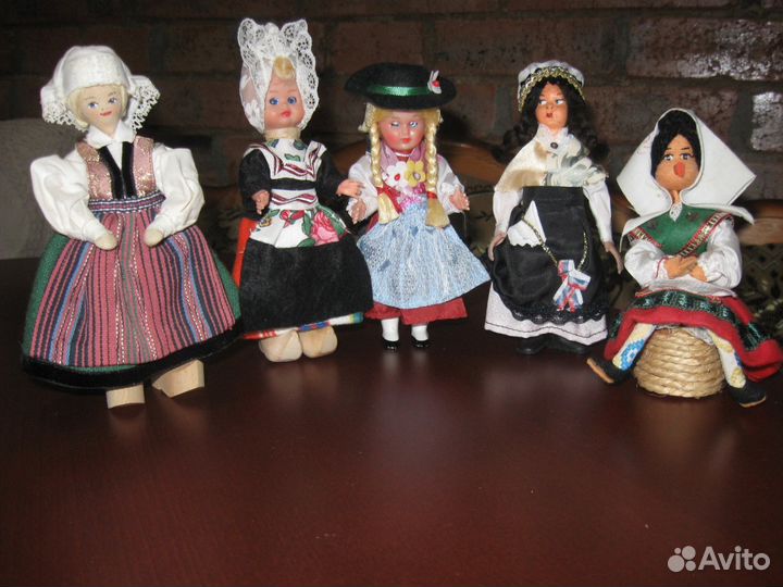 Куклы винтажные в национальных костюмах Европа