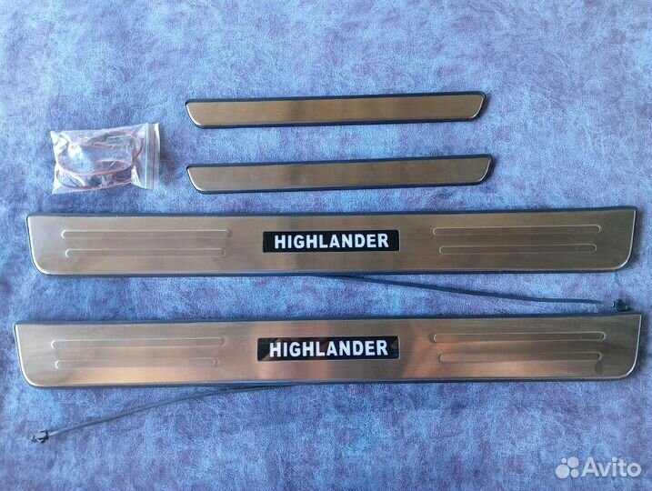 Накладки на пороги Toyota Highlander 2007-2012