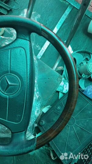 W124 Руль Дерево Орех Мерседес 140