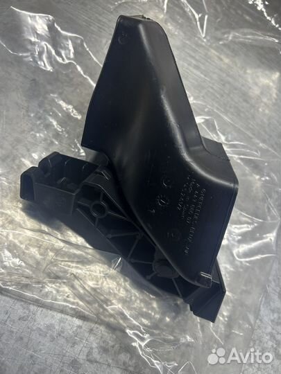 Кронштейн бампера переднего Mercedes V447 W447