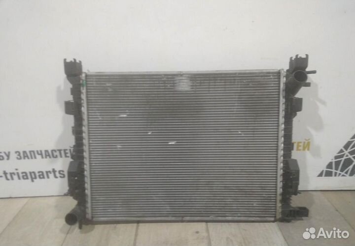 Радиатор охлаждения бу Renault Kaptur OEM 21410804