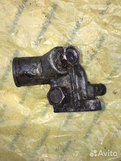 Фланец системы охлаждения Дайхатсу Териос 1