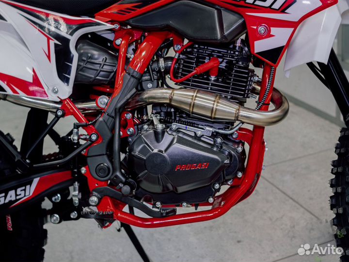 Мотоцикл эндуро Progasi Super MAX 300 витрина