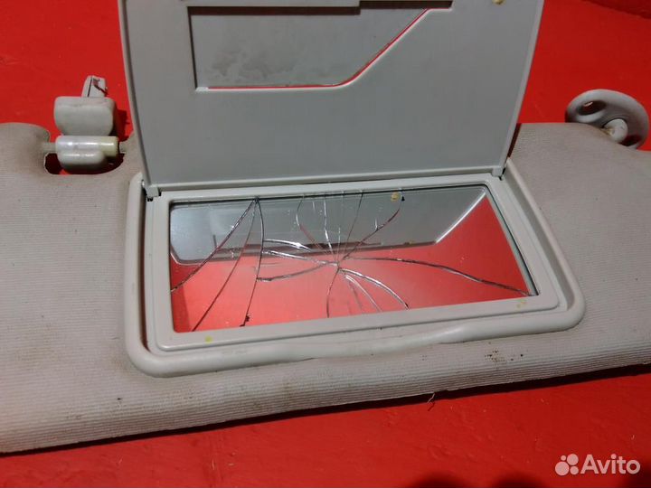 Козырек правый Джили мк Кросс