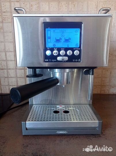 Кофеварка рожковая эспрессо Zelmer 13Z018 Torrido