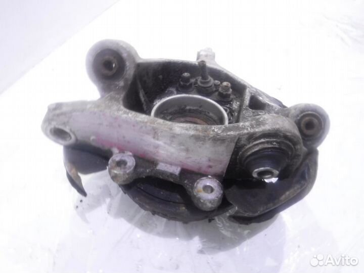 Кулак задний левый Тойота