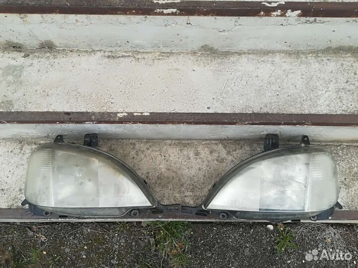 Продам передние фары Мерседес ML W163