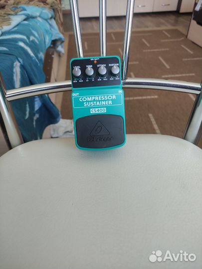 Гитарная педаль Behringer cs400 compressor