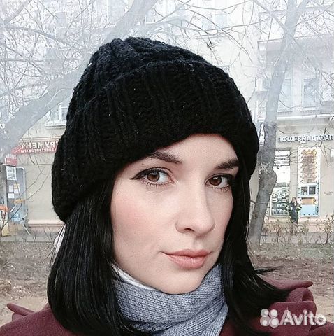 Объёмная шапка ручной вязки черная из шерсти