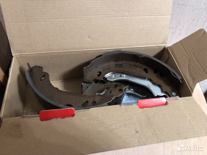 Тормозные колодки задние на renault