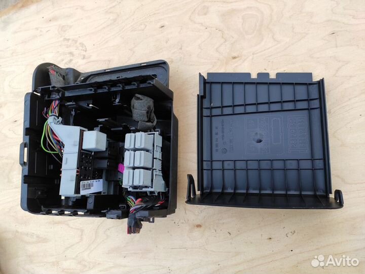 Корпус предохранителей на Опель Мерива А