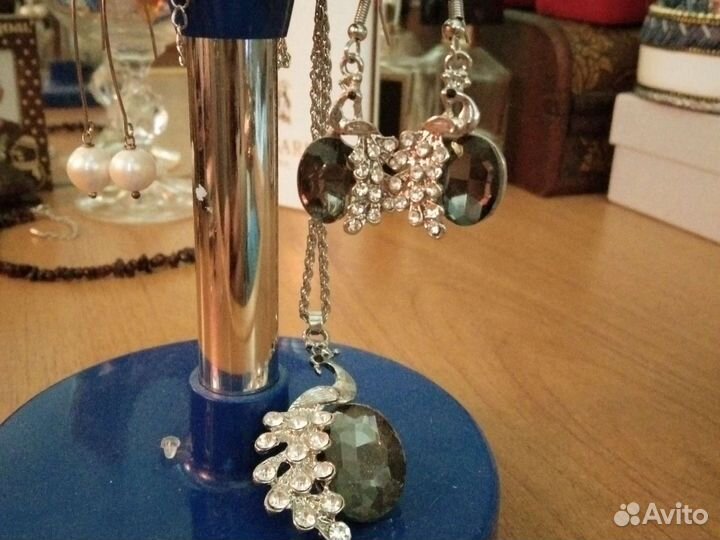 Кулон и серьги