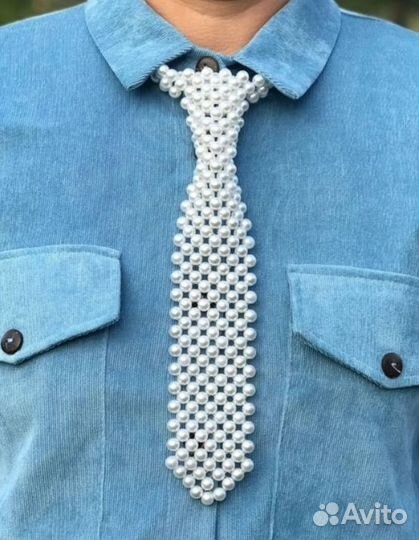 Галстук ручной работы из бусин