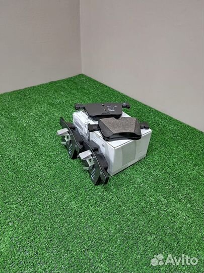 BMW X3 F25 Колодки тормозные передние