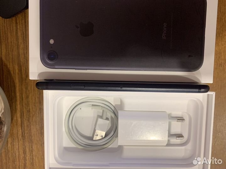 iPhone 7, 32 ГБ