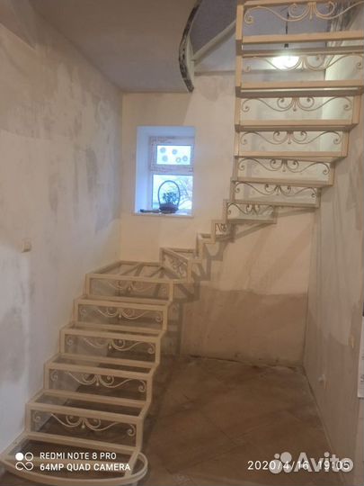 Каркас лестницы металлический