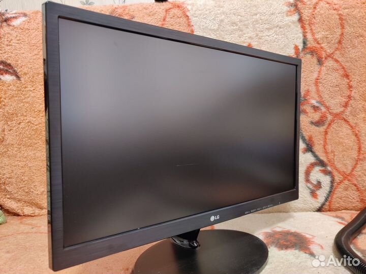 Монитор lg 22