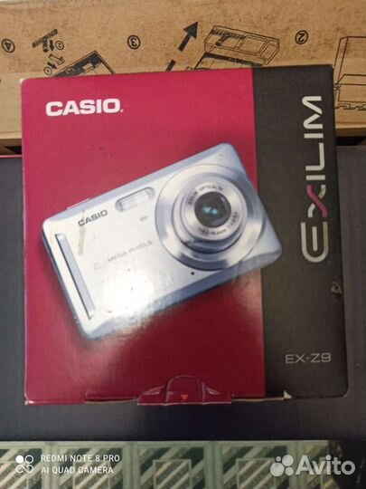 Компактный цифровой фотоаппарат Casio