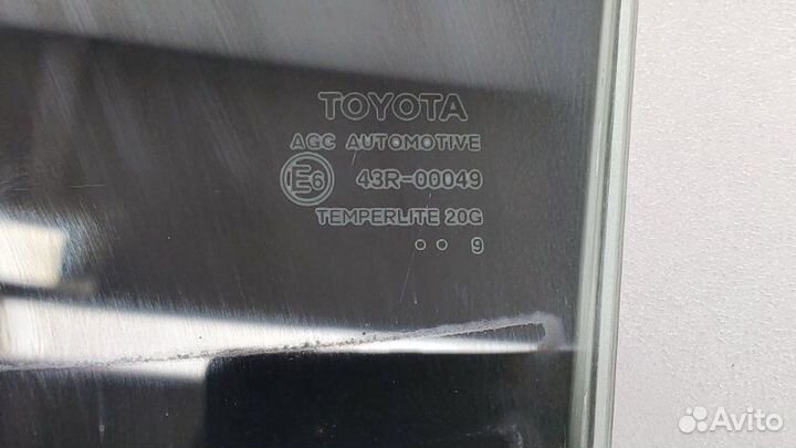 Стекло двери заднее левое Toyota Camry 70 2arfe