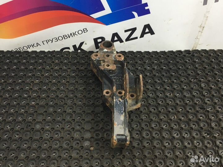 Кронштейн крепления задней рессоры правый Volvo FH