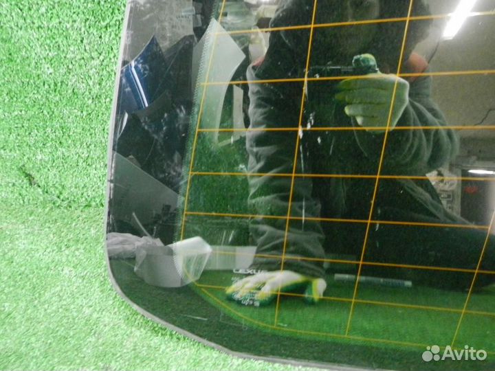 Форточка задняя правая Lexus LX 3 (2007-2015)