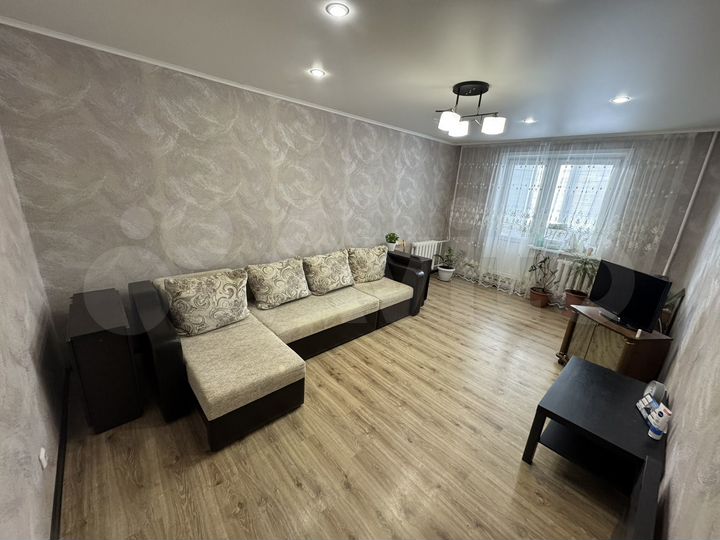 2-к. квартира, 54 м², 3/6 эт.