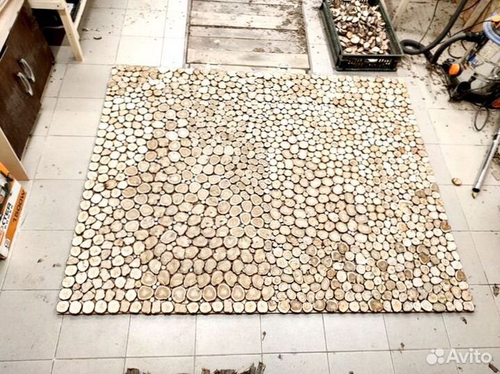 Панно из можжевельника