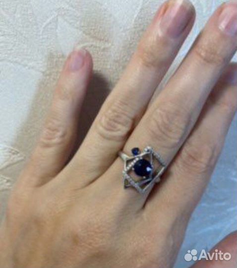 Кольцо с сапфирами