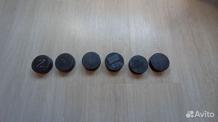 Шайбы хоккейные