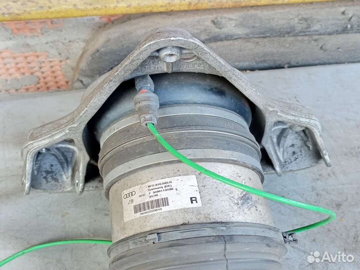 Пневмостойка передняя левая Audi A6 C6 allroud