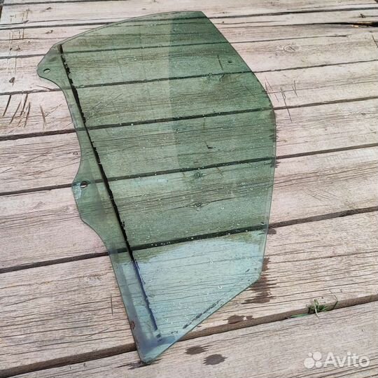 Стекло водительской двери премио 99