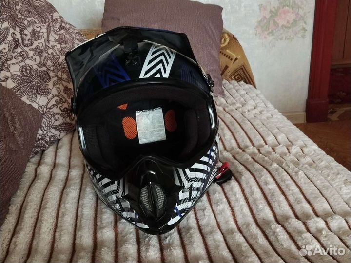 Мотошлем