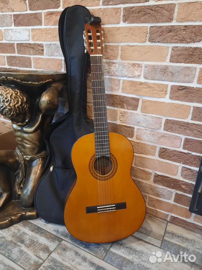 Классическая гитара yamaha c40