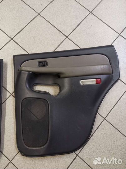 Обшивка двери chevrolet tahoe GMT 840