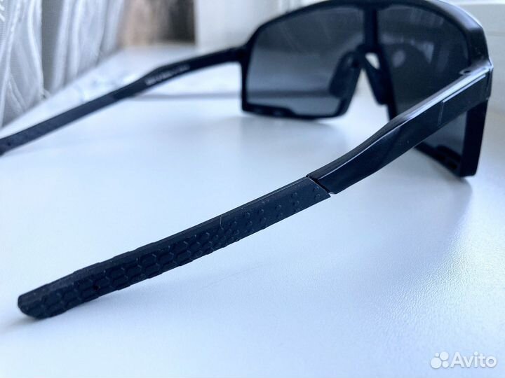 Спортивные очки чëрные солнцезащитные