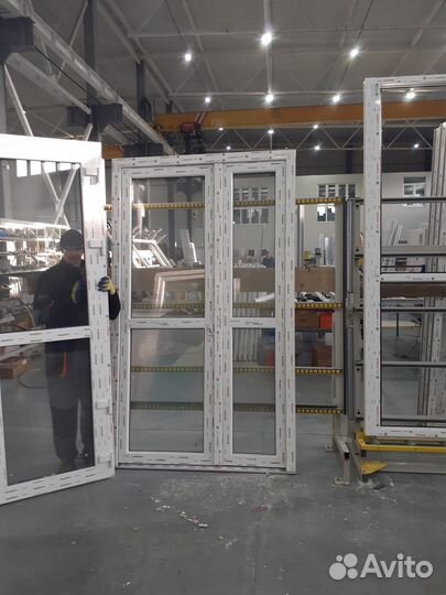 Пластиковые двери готовые